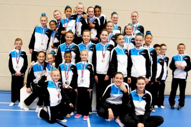 Trampolinespringers succesvol in eigen huis